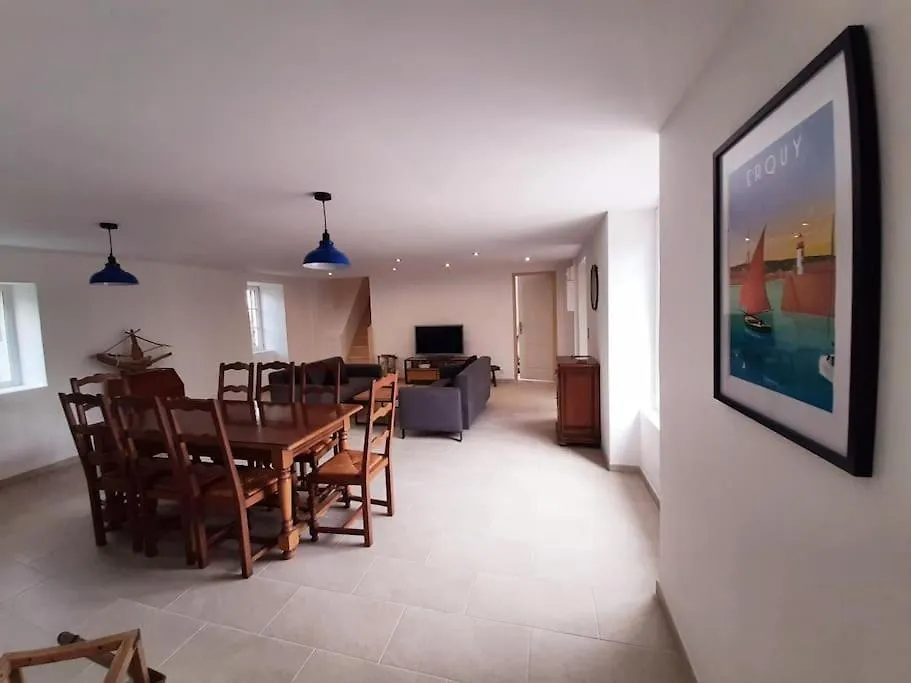 Holiday home Maison En Pierre Saint-Pabu