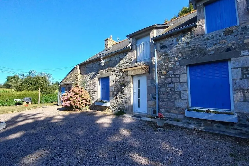 Holiday home Maison En Pierre Saint-Pabu  France