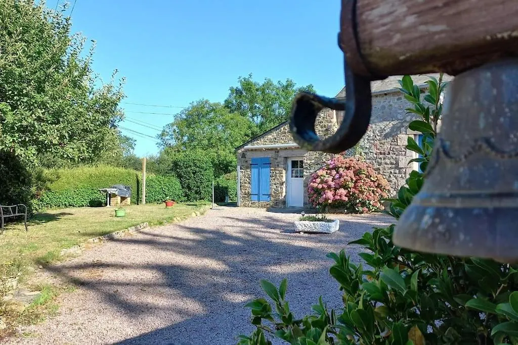 Holiday home Maison En Pierre Saint-Pabu