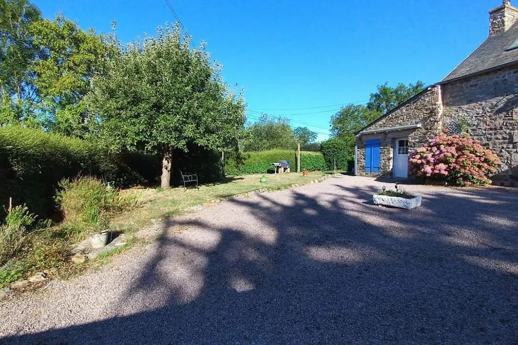 Maison En Pierre Saint-Pabu  Holiday home Saint-Pabu (Cotes-d'Armor)