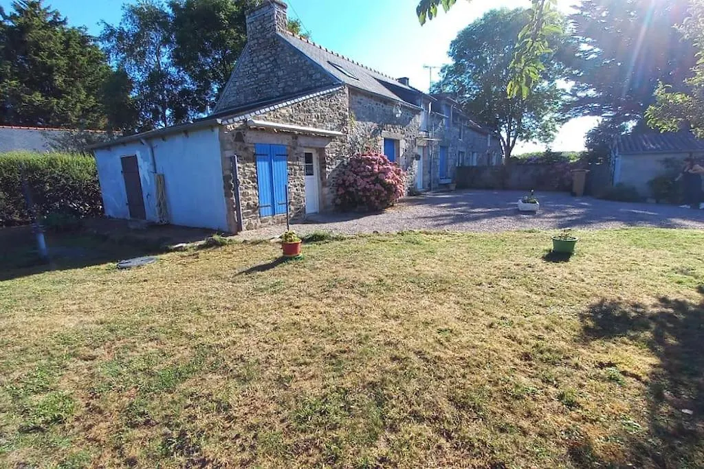 Holiday home Maison En Pierre Saint-Pabu  France