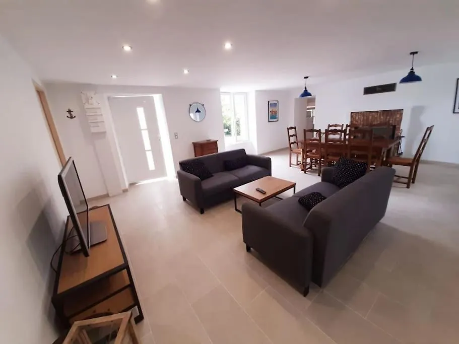 Maison En Pierre Saint-Pabu  Holiday home Saint-Pabu (Cotes-d'Armor)