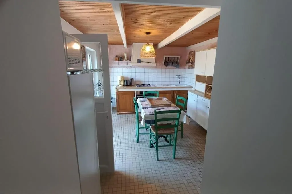 Maison En Pierre Saint-Pabu  Holiday home Saint-Pabu (Cotes-d'Armor)